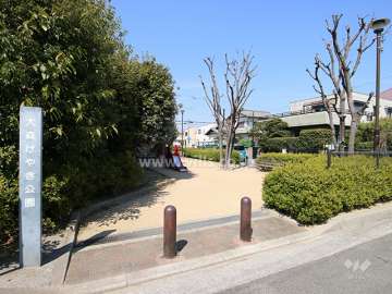 敷地に隣接する公園
