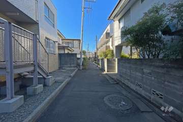 敷地北西側の前面道路