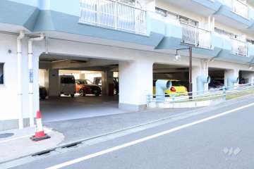 敷地内駐車場（屋内平面式）　