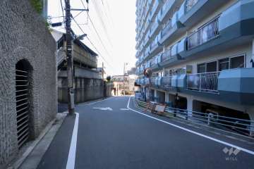 敷地南東側の前面道路　