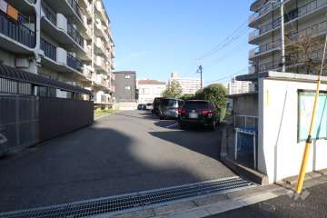 敷地内駐車場（屋外平面式）