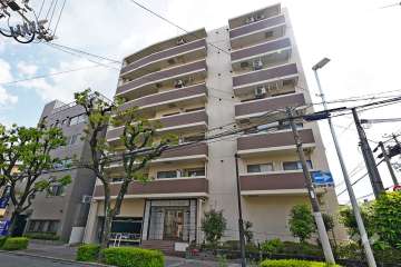 ランデージ市役所通りの外観（西側から）