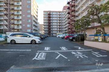 駐車場の出入り口・敷地内駐車場（屋外平面式）