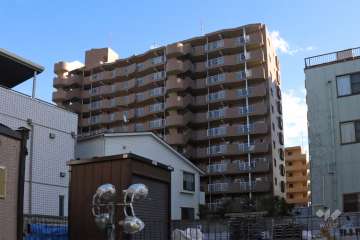 メイツ多摩川緑地の外観(北西側から)