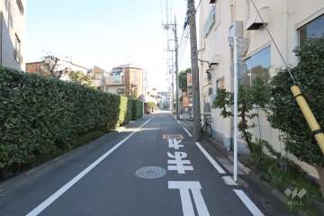 敷地南東側の前面道路