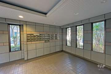 エントランス内と共用ポスト