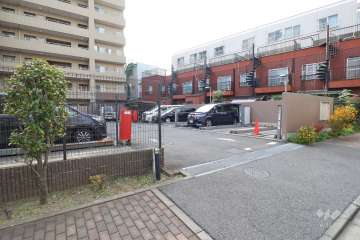 駐車場の出入り口