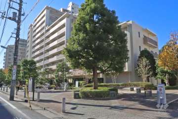 オーベルグランディオ萩中の外観(北東側から)