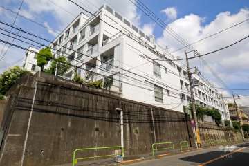 大岡山コーポラスの外観(南東側から)