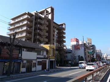 敷地北側は国道2号線に面しています。