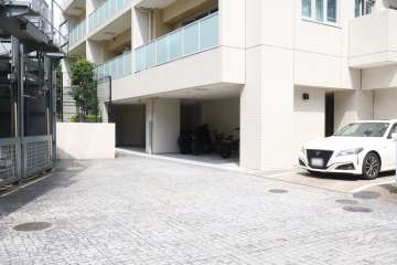 駐車場の出入り口