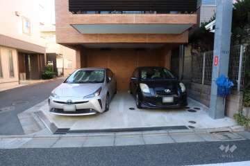 敷地内駐車場（屋外平面式）