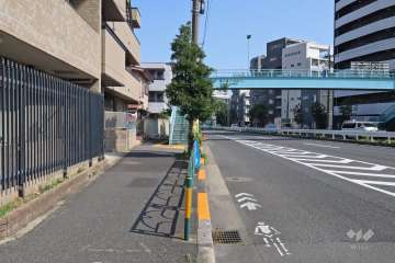 敷地南西側の前面道路