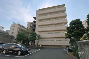 シャルマンコーポ梅屋敷の外観（北側から）