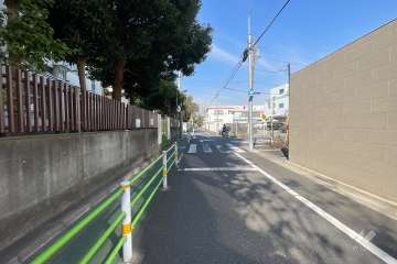 敷地南西側の前面道路