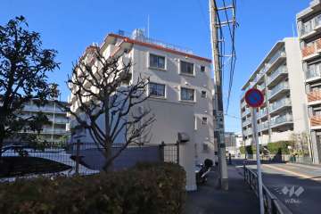 パラスト多摩川の外観(南東側から)