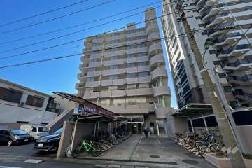 グランイーグル多摩川緑地の外観（北西側から）