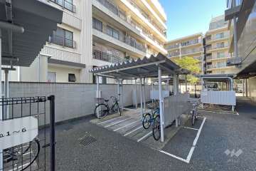 駐輪場（屋根付き）