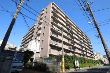 アルカサル多摩川の外観（南西側から）