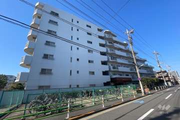 エンゼル萩中パークハイツの外観（西側から）