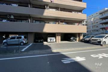 敷地内駐車場（屋内・屋外平面式）