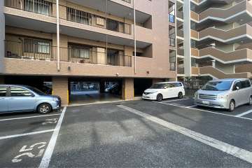 敷地内駐車場（屋内・屋外平面式）