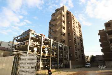 グランイーグル多摩川緑地11の外観（北西側から）