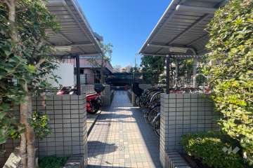 駐輪場（屋根付き）