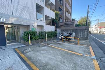 敷地内駐車場（コインパーキング）・バイク置き場