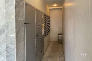 宅配ボックスと集合ポスト