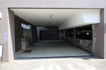 敷地内駐車場（屋内機械式）