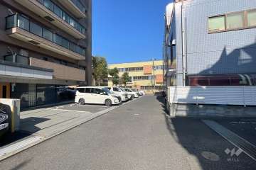 敷地東側の前面道路