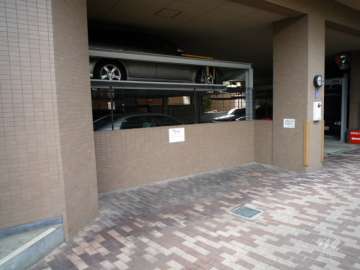 来客用駐車場が1台あります