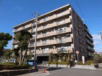 ベルーフ西宮山手の外観（南東側から）