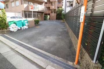 駐車場入り口