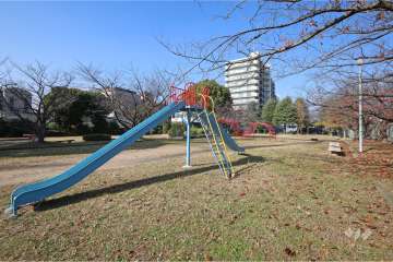 近隣にある『小浜第2公園』