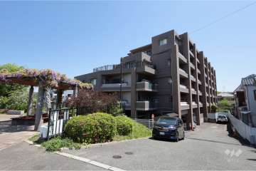 宝塚南雲雀丘ガーデンハウスの外観（北西側から）