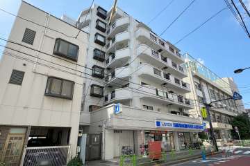 ワコー月島マンションの外観（東側から）