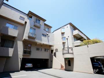 夙川城山パークハイム3棟と4棟の外観（南側から）