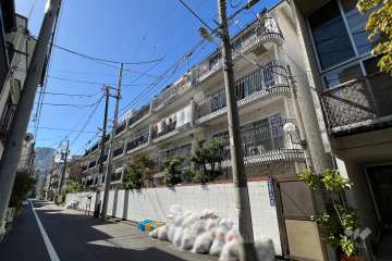 秀和月島レジデンスの外観（南東側から）