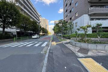 敷地北西側の前面道路