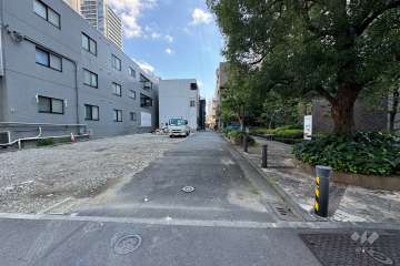 敷地北東側の前面道路