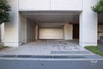 駐車場の出入り口（リングシャッター付き）　