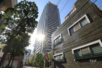 ミッドタワーグランドの外観(東側から)