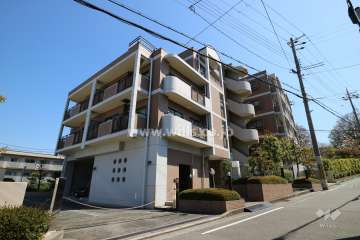 仁川くすの木通りアーバンライフの外観（北西側から）
