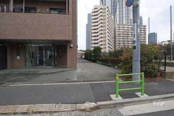 駐車場の出入り口　