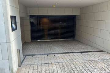 駐車場出入り口（リングシャッター付き）