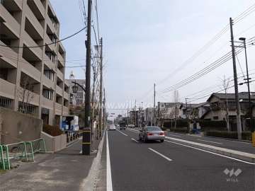 敷地の南東側は甲子園筋に面しています。