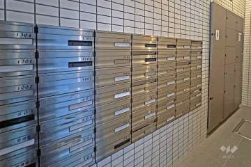 宅配ボックスと共用ポスト