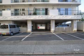 敷地内駐車場（屋外平面式・屋内平面式）
